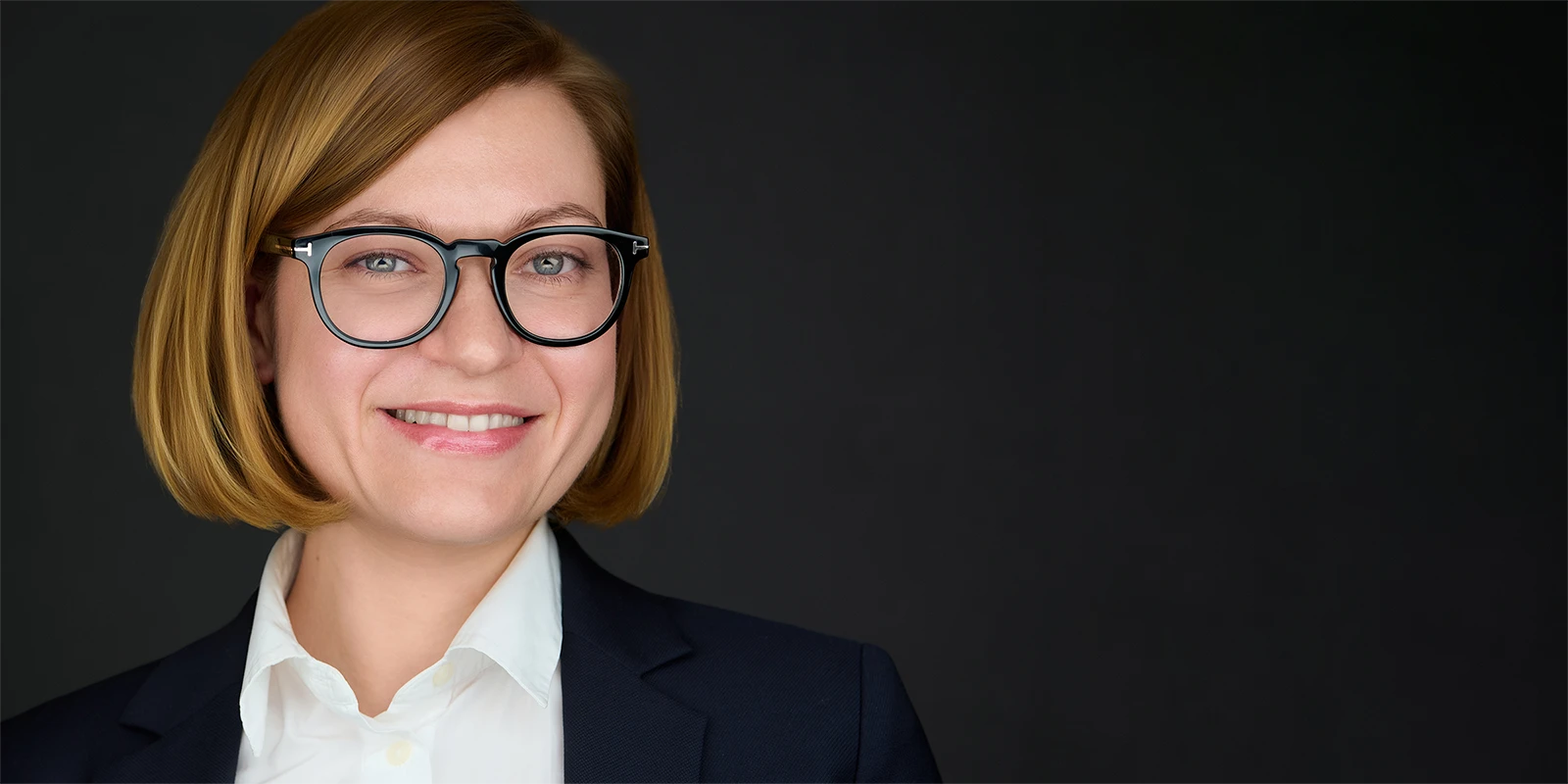 Professional headshot photographer working in Cheltenham and Gloucester, studio-quality portraits for business professionals